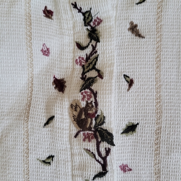Embroidered top - Picture 2 of 4